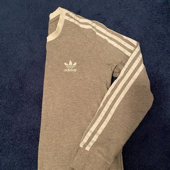 Adidas gray Long sleeve shirt. - Picture 2 of 3